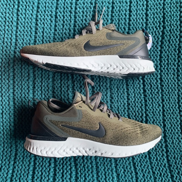 Nike Odyssey React Flyknit 2 Men’s Sneakers - Picture 6 of 7